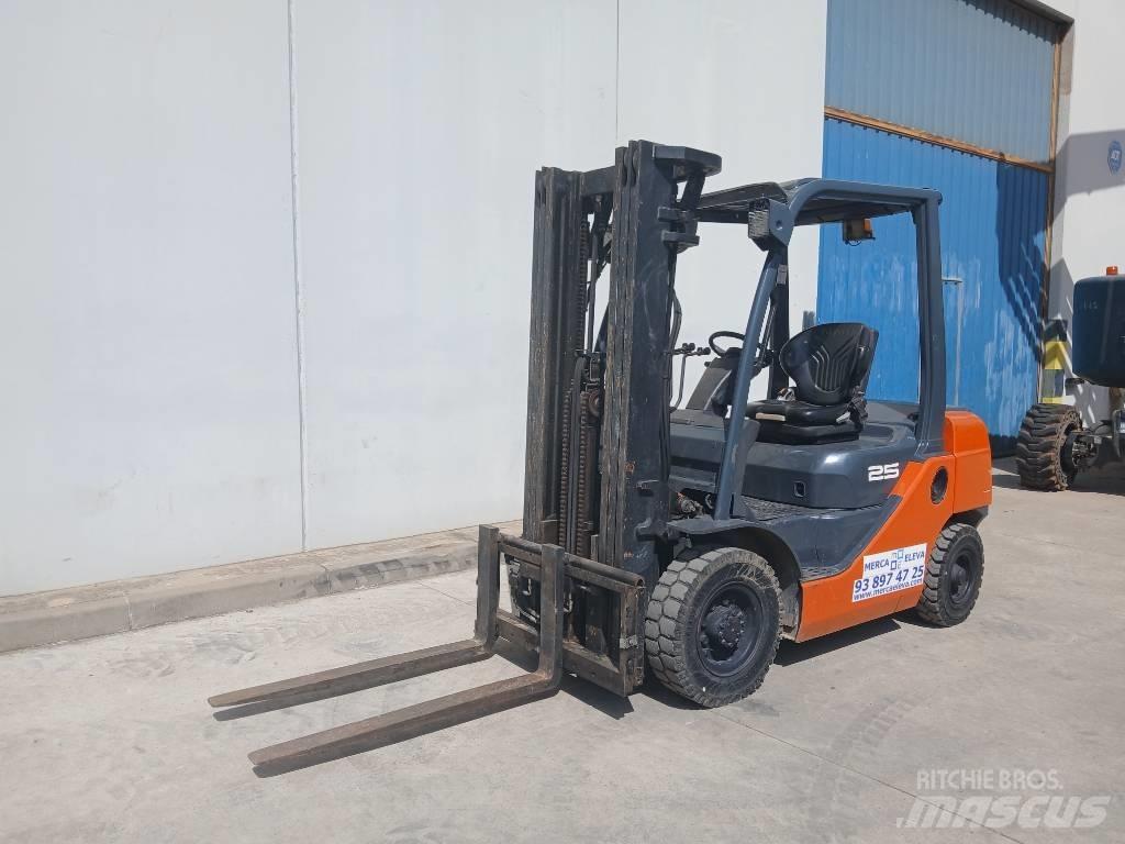 Toyota 02-8FDF25 Diesel Trucker