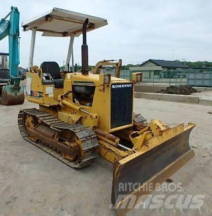 Komatsu D 20 A-6 Dozere Beltegående