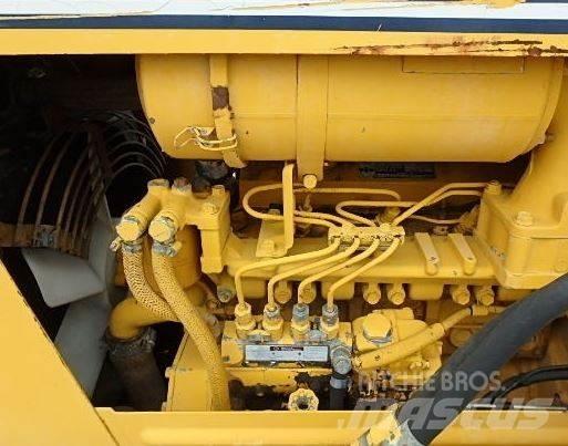 Komatsu D 20 A-6 Dozere Beltegående