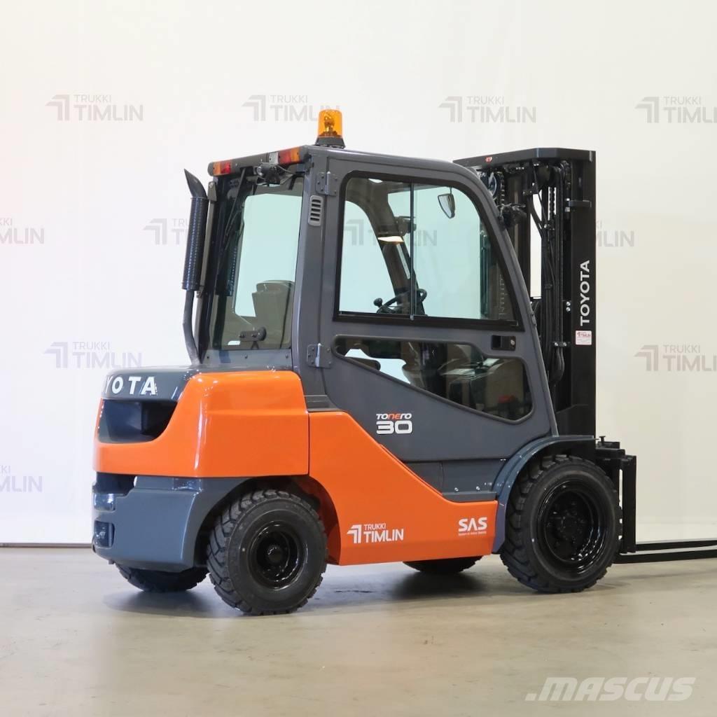 Toyota 02-8FDF30 Diesel Trucker