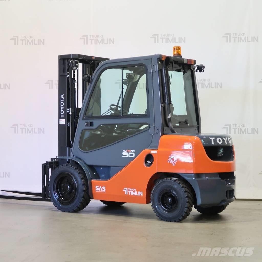 Toyota 02-8FDF30 Diesel Trucker