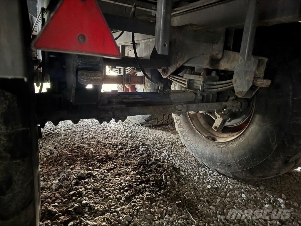 CLAAS Quantum 5800 P Selvlastende vogner