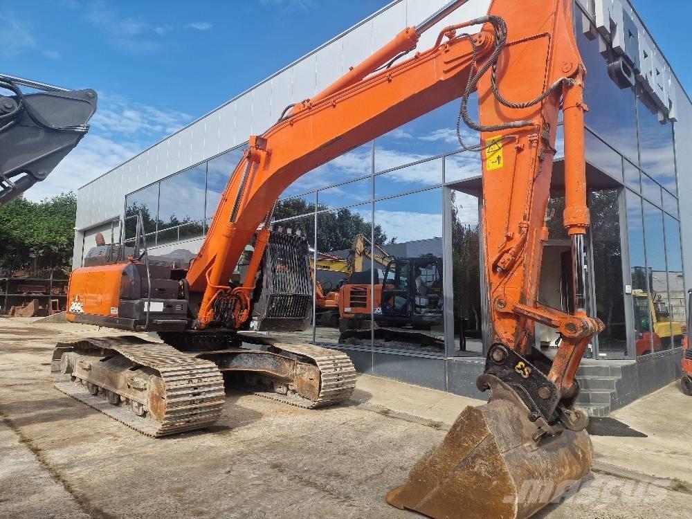 Hitachi ZX300LC-5 Beltegraver
