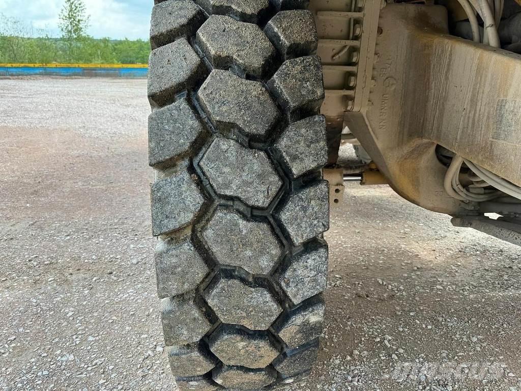 CAT 771D Tipptrucker