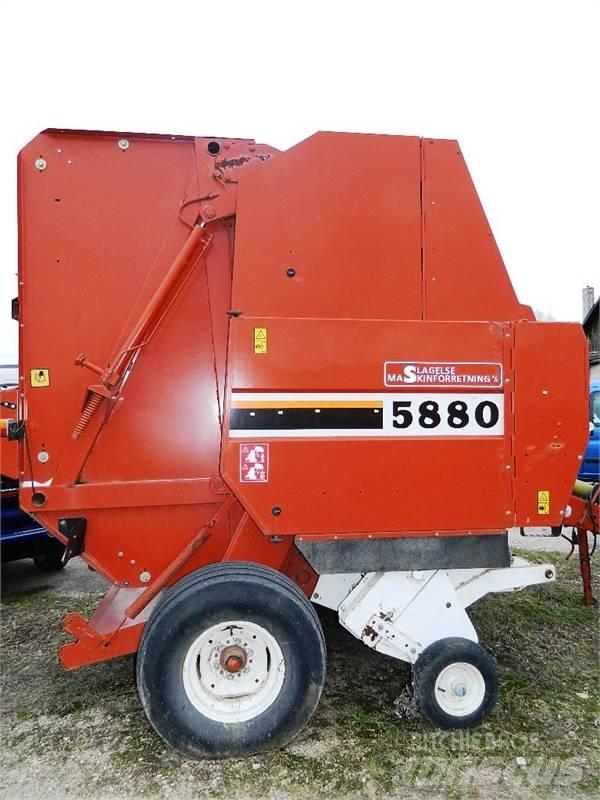 New Holland 5880 Rundballepresser