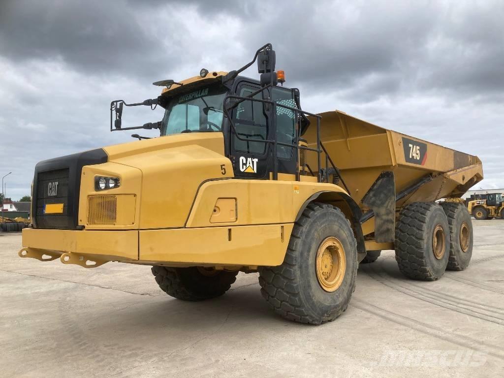 CAT 745 Rammestyrte Dumpere