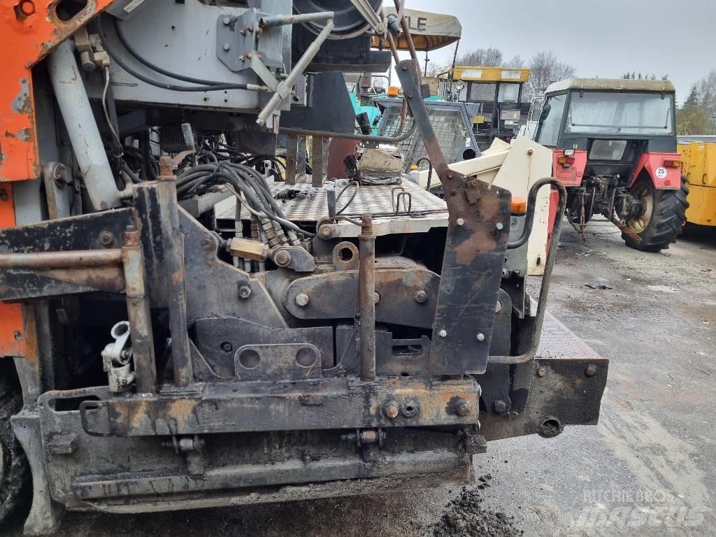 ABG Titan 8820 Asfaltutleggere