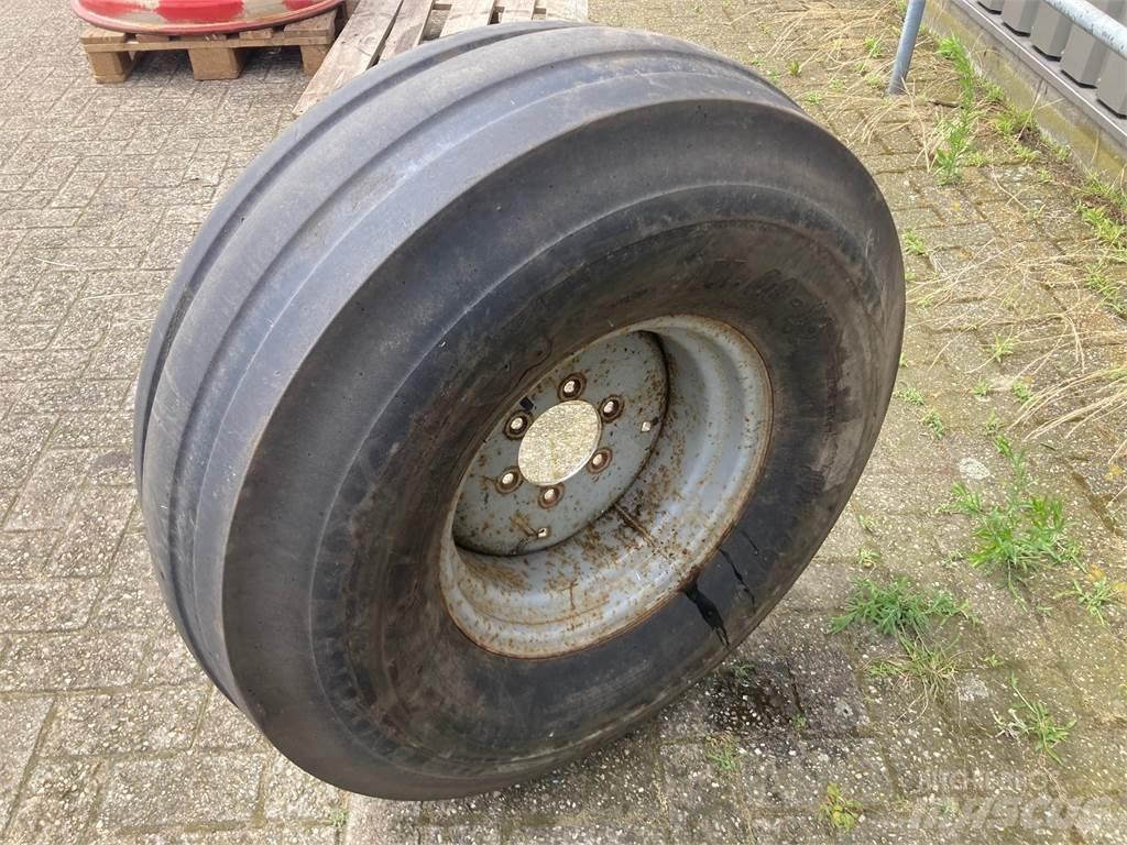 BKT 11.00-16 Dekk, hjul og felger