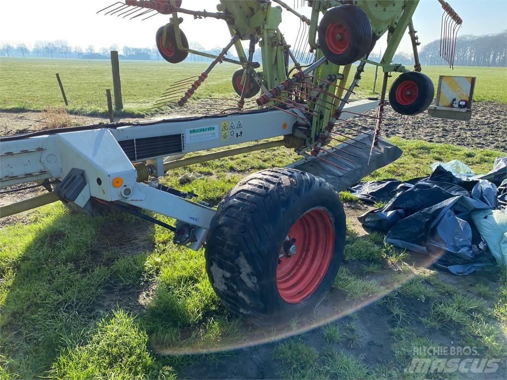CLAAS liner 3000 Raker og høyvendere