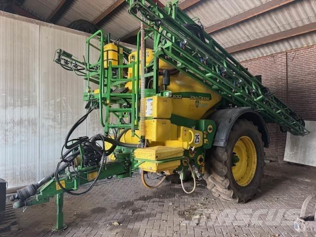 John Deere 832 Selvdrevne sprøyter