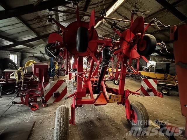 Lely Lotus 1020 Raker og høyvendere