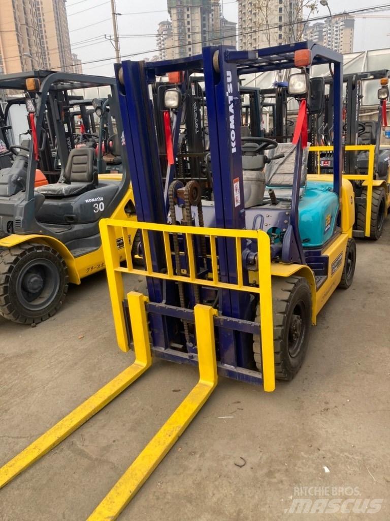 Komatsu FD25 Diesel Trucker