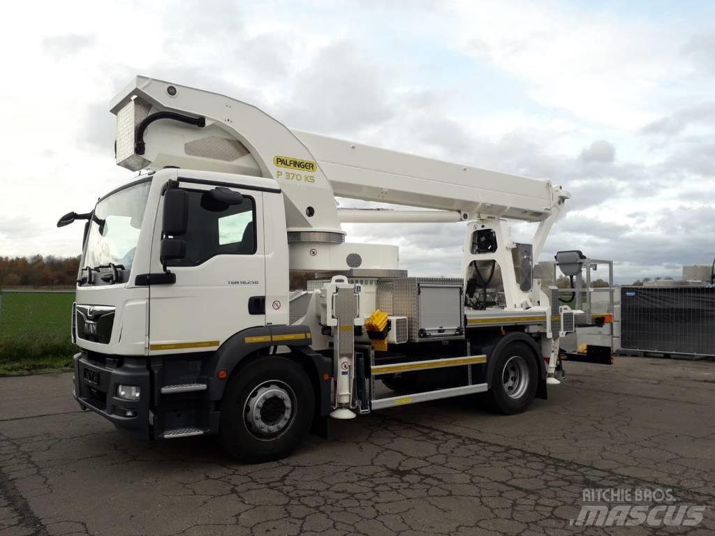 Palfinger P 370 KS Bilmontert lift