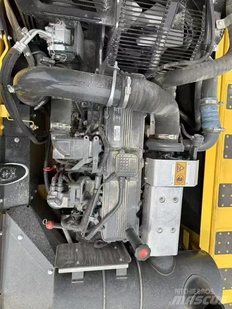 Komatsu 360-8MO Beltegraver