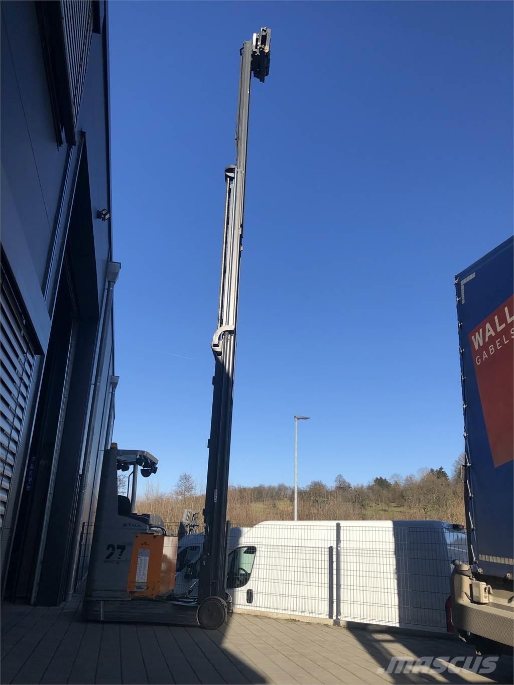 Still FMX20 Skyvemasttruck