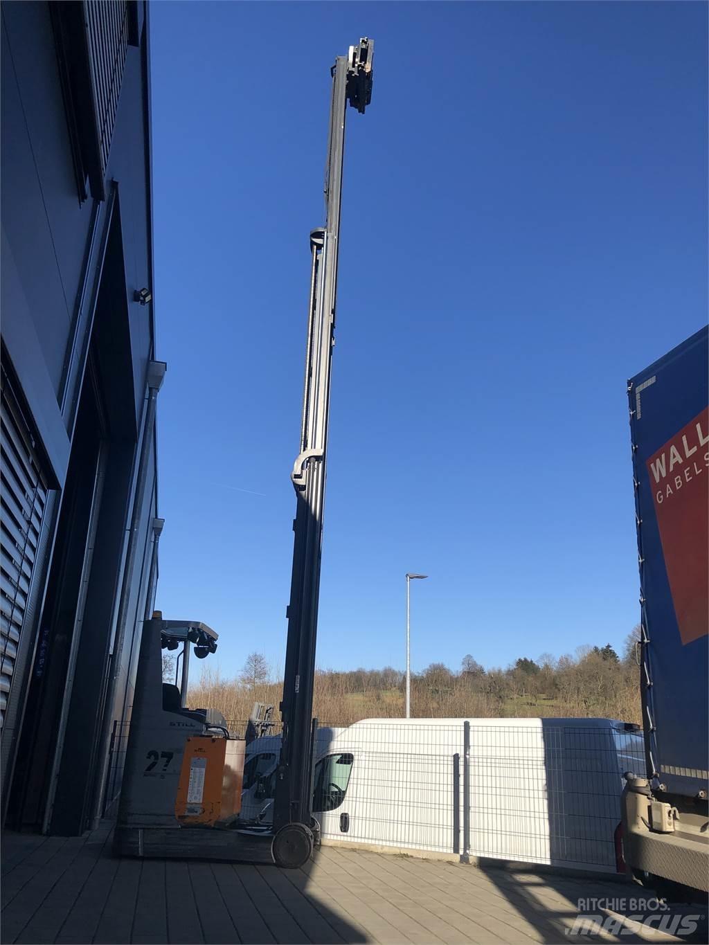 Still FMX20 Skyvemasttruck