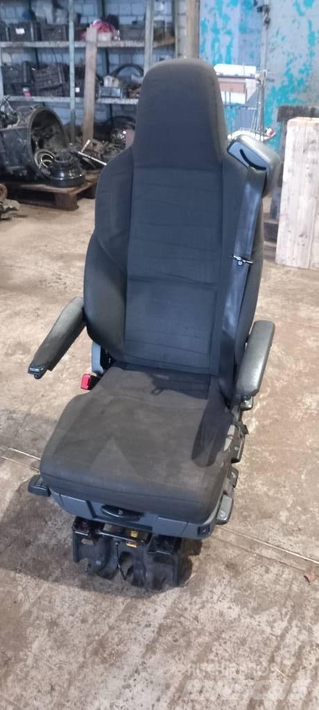 Scania R440  2627357 Førerhus og Interiør