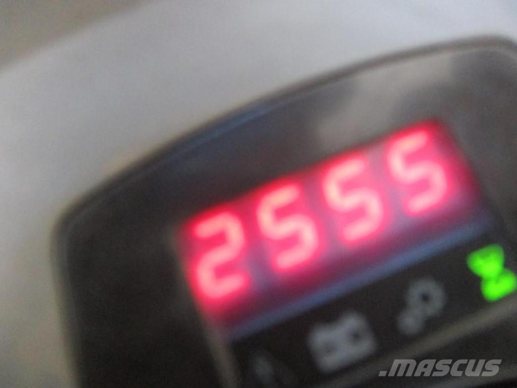 Toyota LPE250 Lavtløftende truck med platform