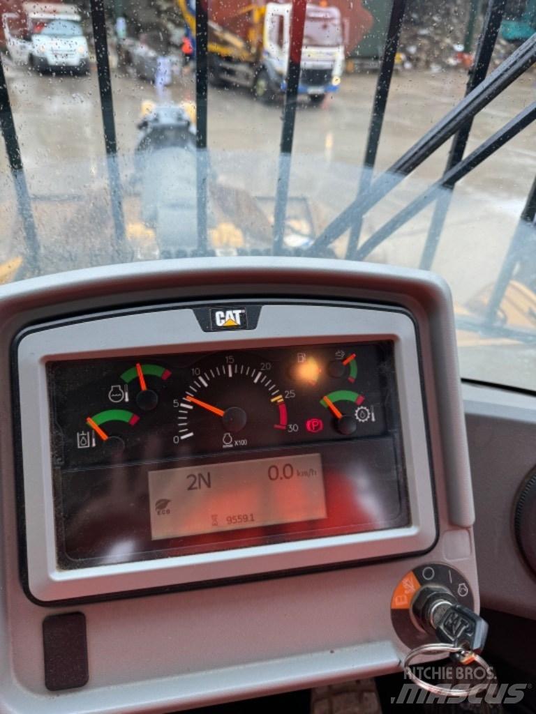 CAT 966 M Hjullastere