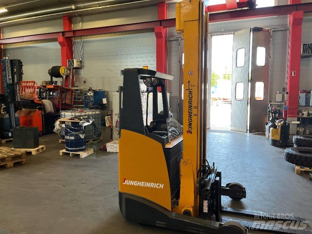 Jungheinrich ETV 216 Skyvemasttruck