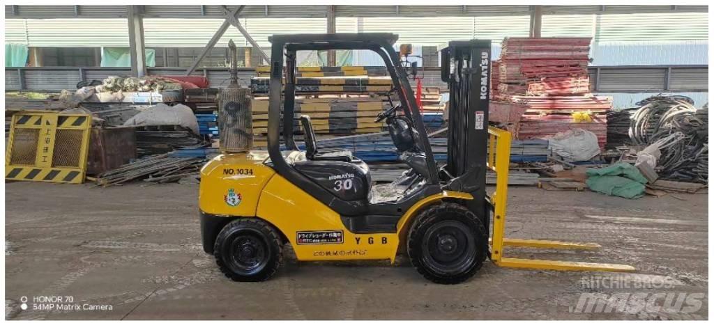 Komatsu FD 30 T-14 Diesel Trucker