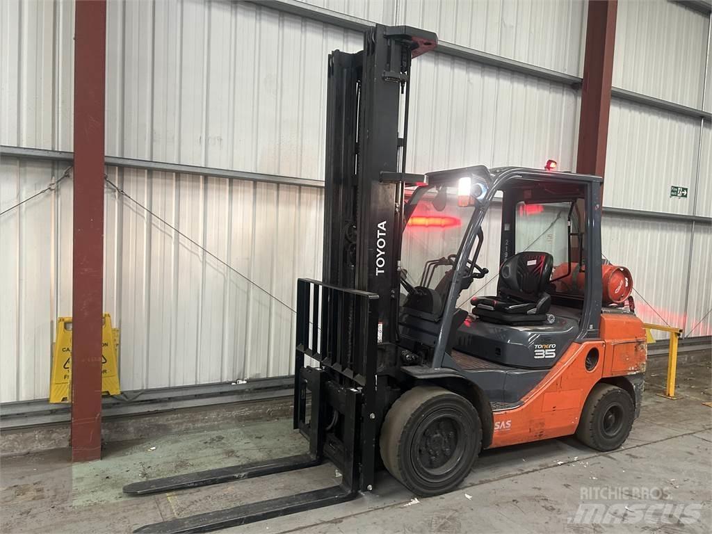 Toyota 02-8FGJF35 Propan trucker