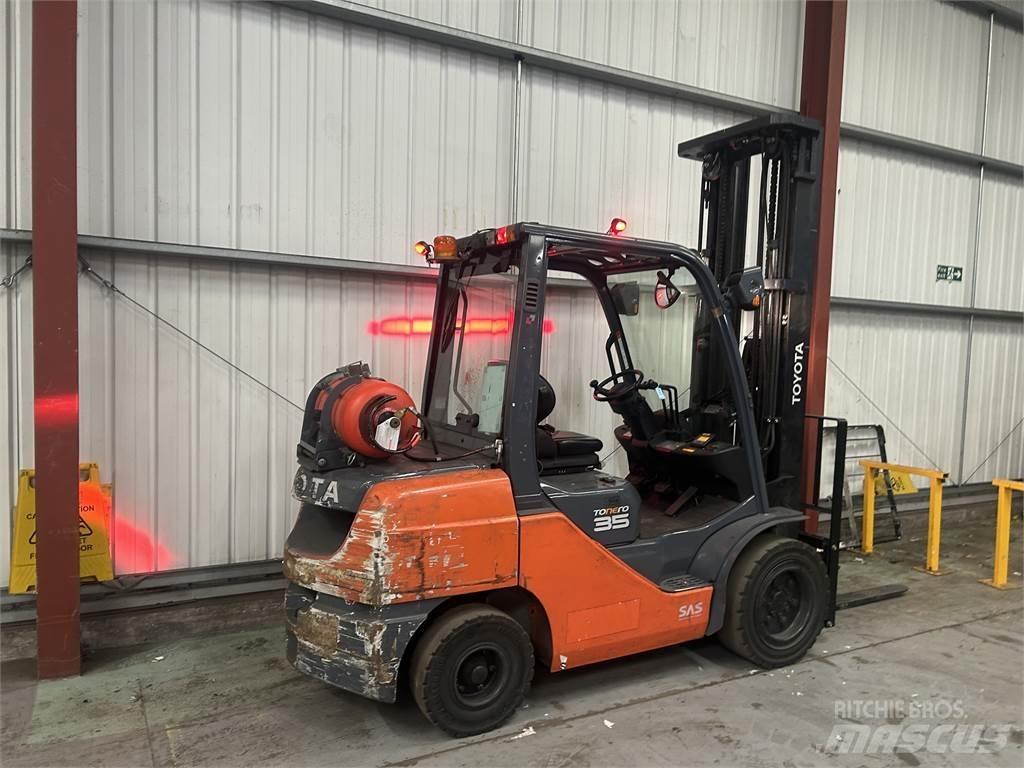 Toyota 02-8FGJF35 Propan trucker