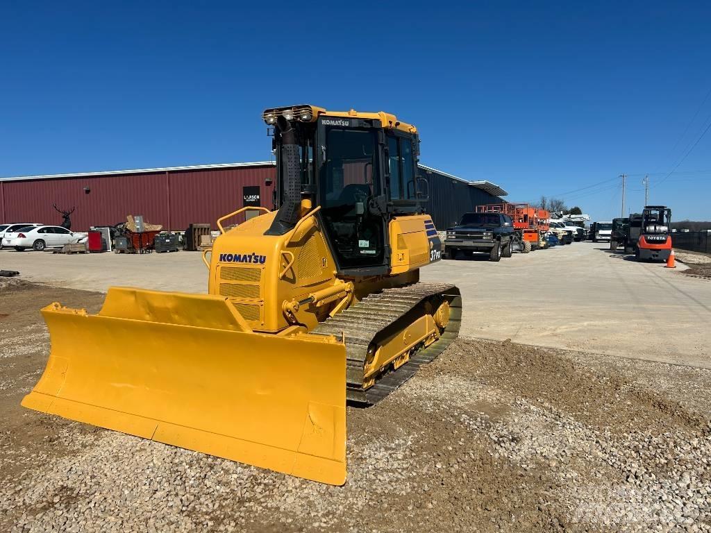 Komatsu D37PX-23 Dozere Beltegående