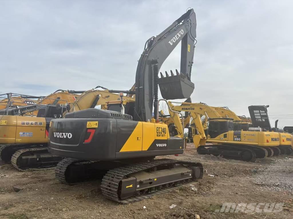 Volvo EC 240 Beltegraver