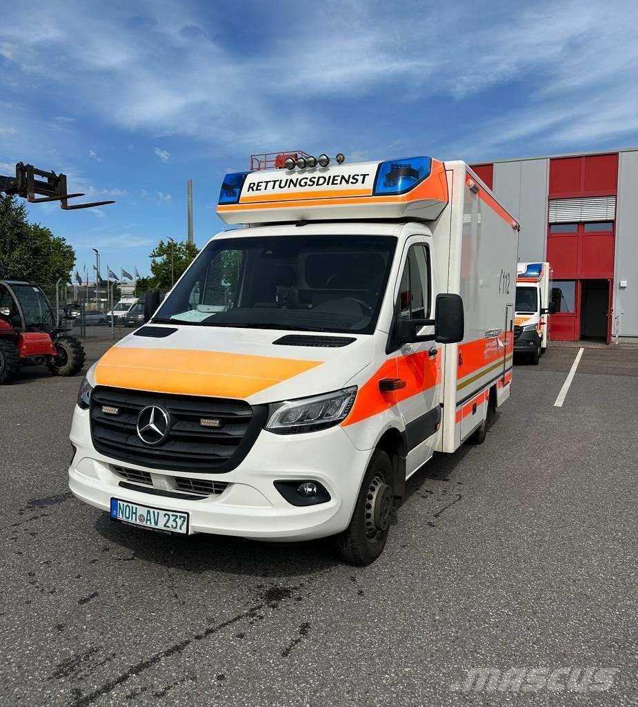 Mercedes-Benz 1000 Ambulanse
