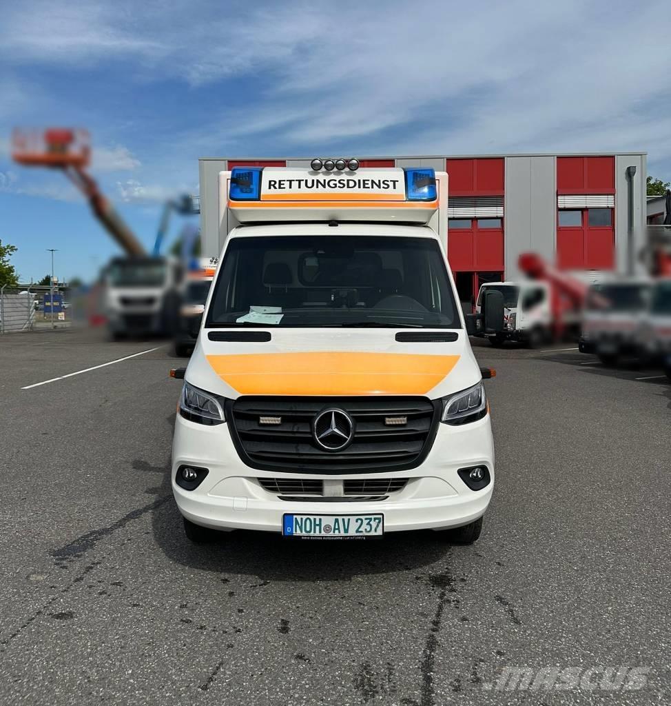 Mercedes-Benz 1000 Ambulanse