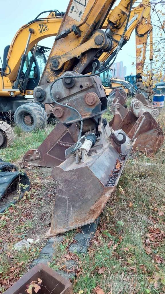 JCB JS 220 LC Beltegraver
