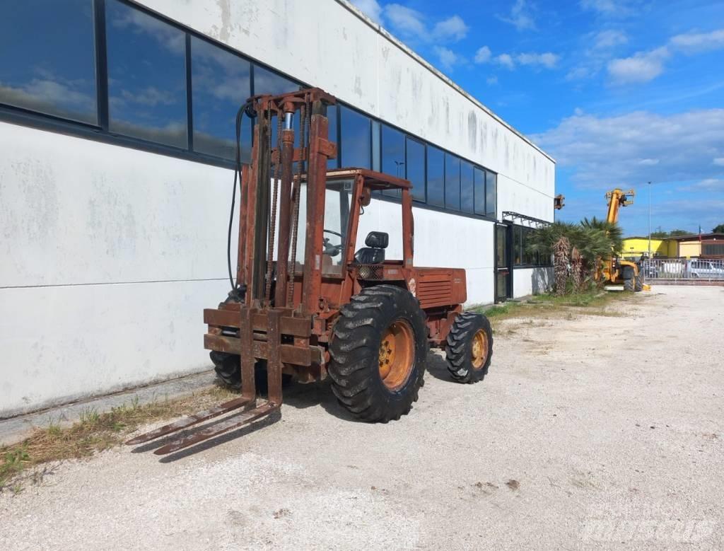 Manitou 4RM30G Diesel Trucker