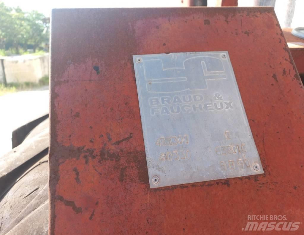 Manitou 4RM30G Diesel Trucker