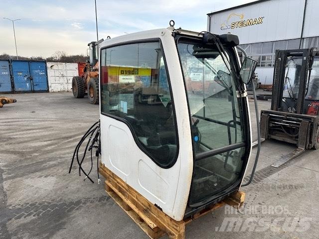 Liebherr R 317 CAB Førerhus og Interiør
