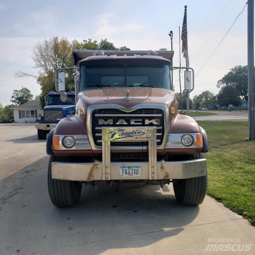Mack CV 713 Tippbil