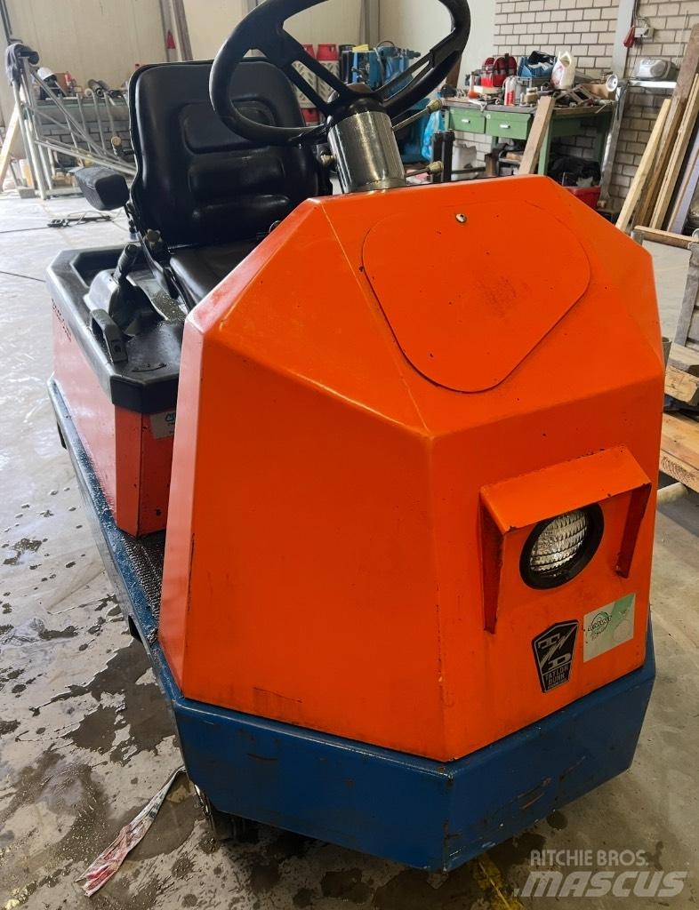 Taylor-Dunn C425 Tauetraktor