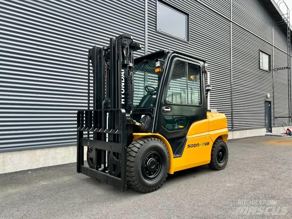 Hyundai 50DN-9VB Diesel Trucker