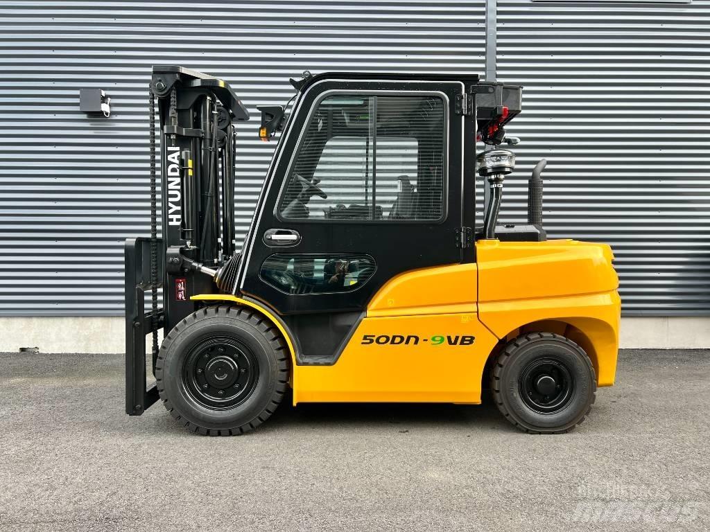 Hyundai 50DN-9VB Diesel Trucker