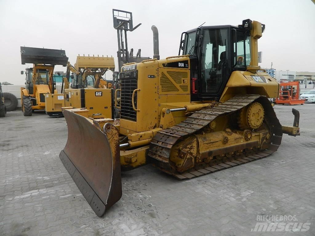 CAT D 6 N XL Dozere Beltegående