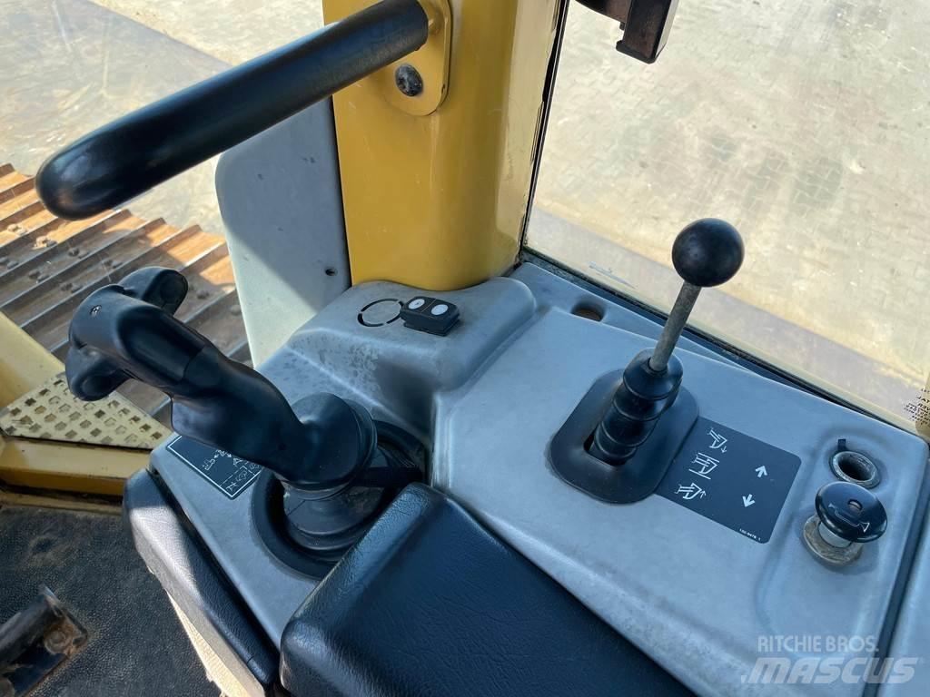 CAT D6N XL Dozere Beltegående