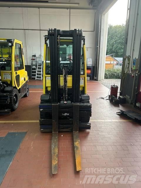 Hyster H 2.5 FT Diesel Trucker