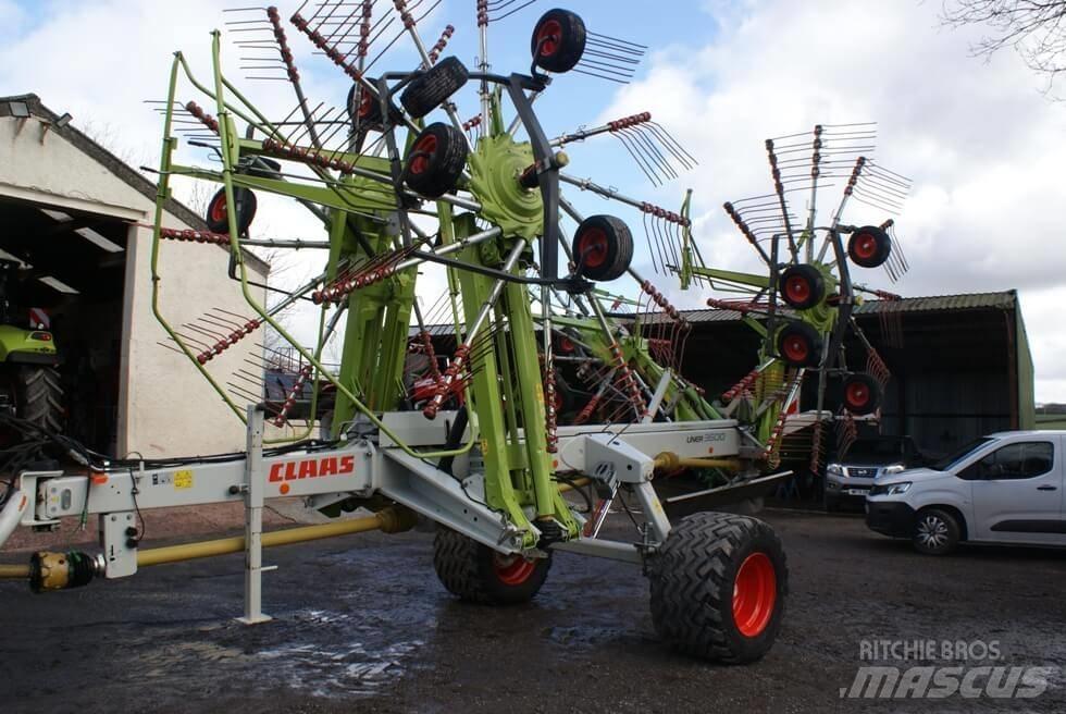 CLAAS Liner 3600 Raker og høyvendere