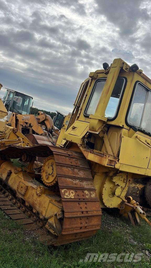 CAT D 4 H Radiatorer
