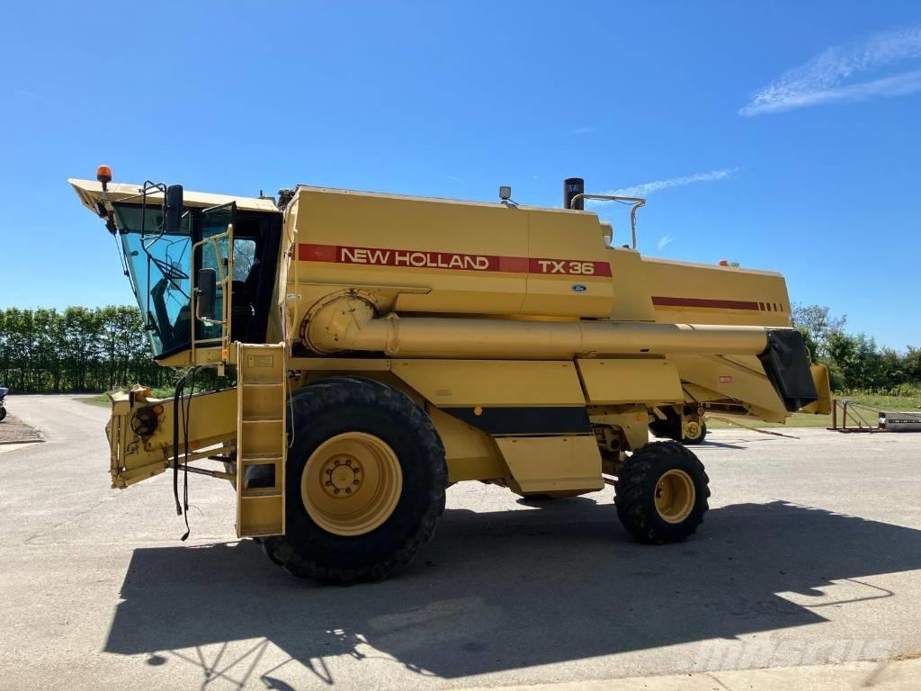 New Holland TX 36 Skurtreskere