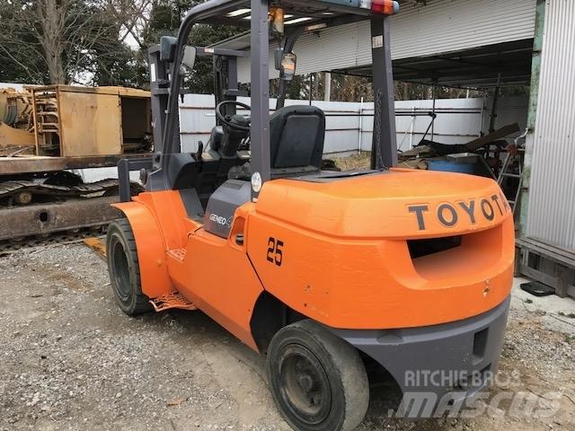 Toyota 7 FD 40 Diesel Trucker