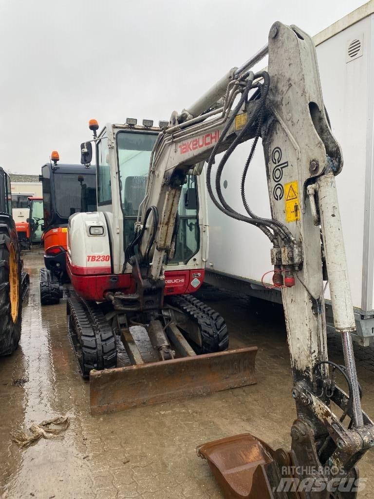 Takeuchi TB 230 Minigravere <7t