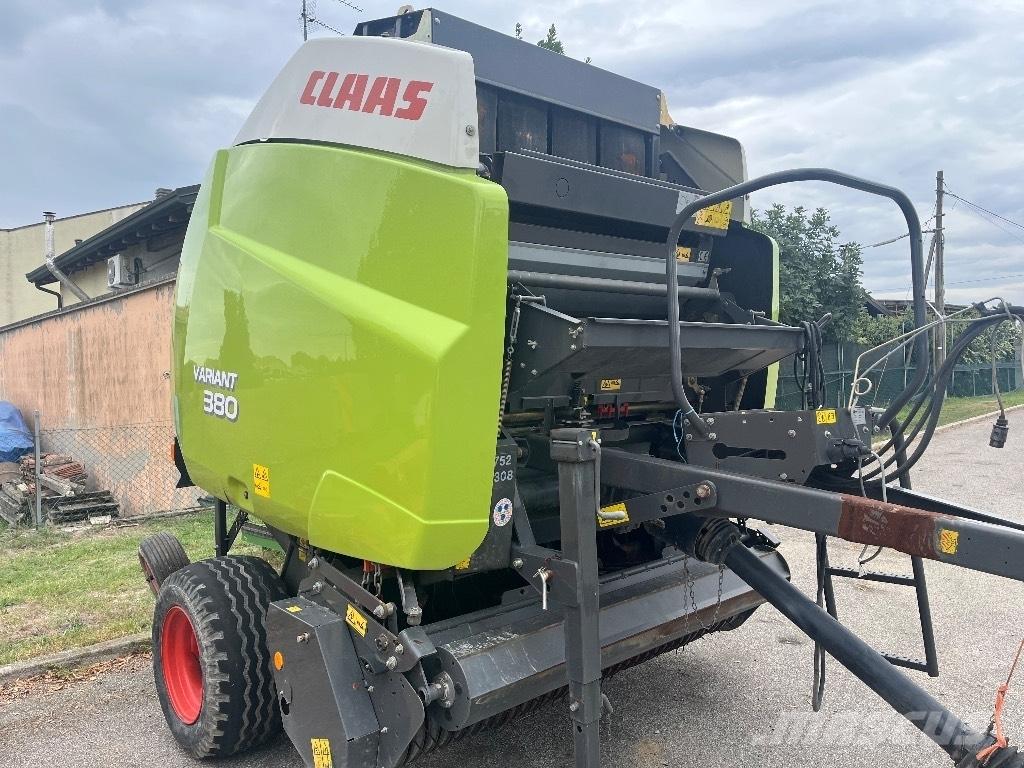 CLAAS Variant 380 Rundballepresser
