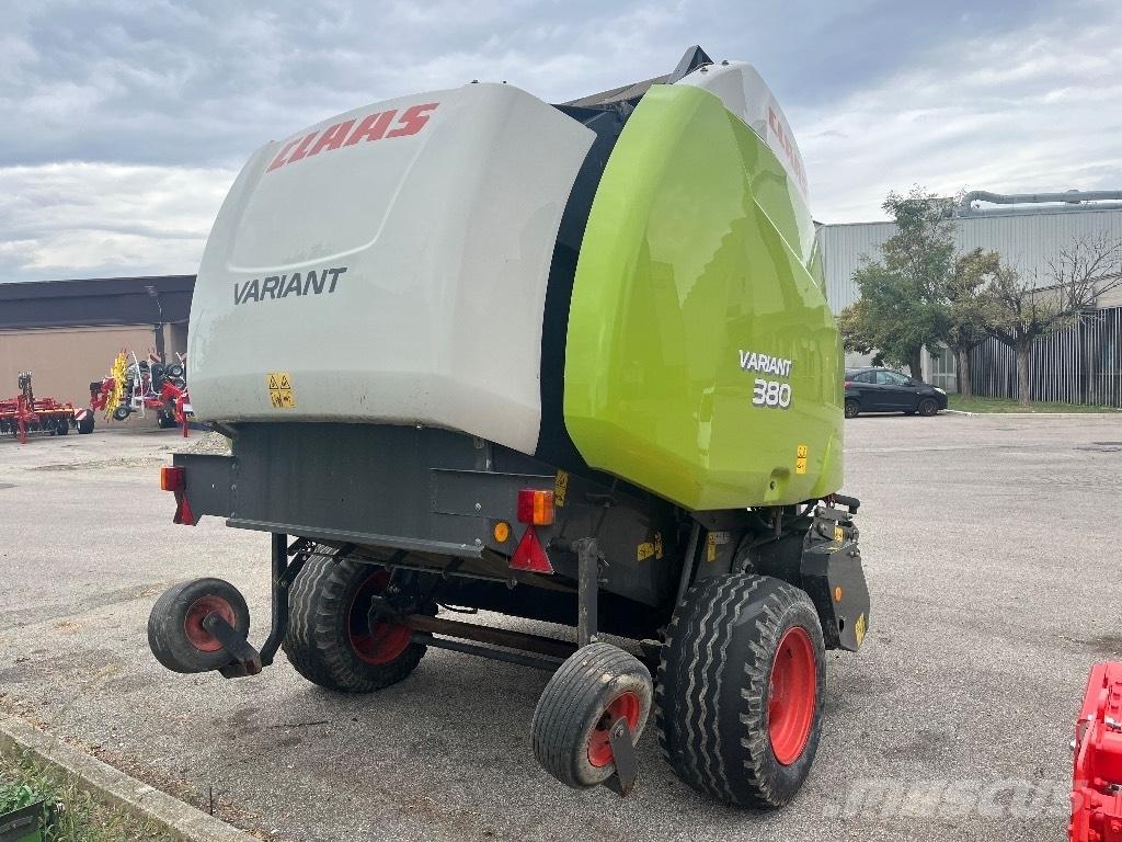 CLAAS Variant 380 Rundballepresser