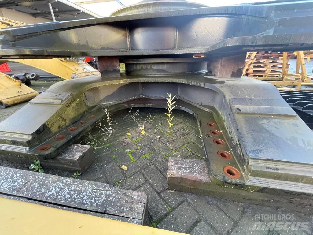 CAT 352 F Chassis og understell